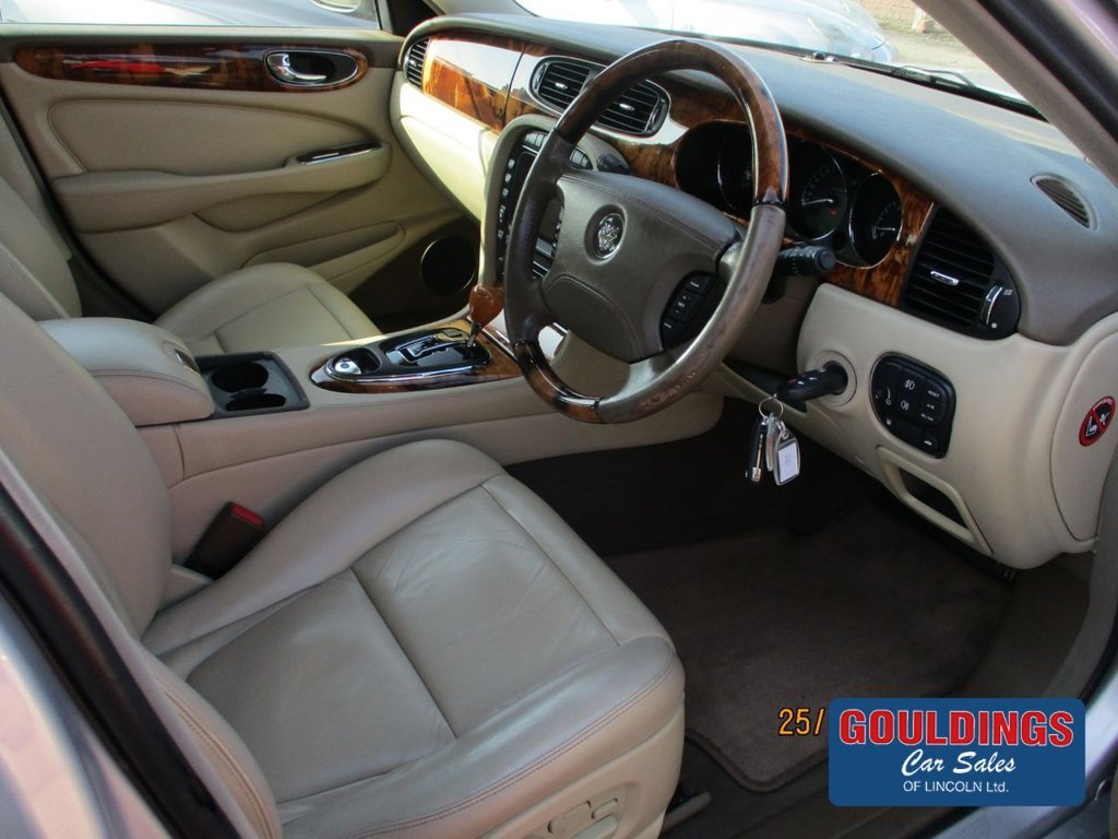 Used Jaguar XJ 2017 for sale - 77849814: Photo 8