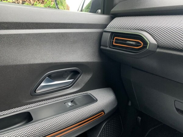 Used Dacia Sandero Stepway 2022 for sale - 68827896: Photo 17