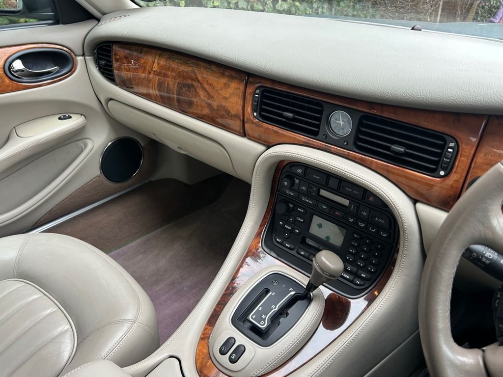 Used Jaguar XJ 2001 for sale - 77849873: Photo 16