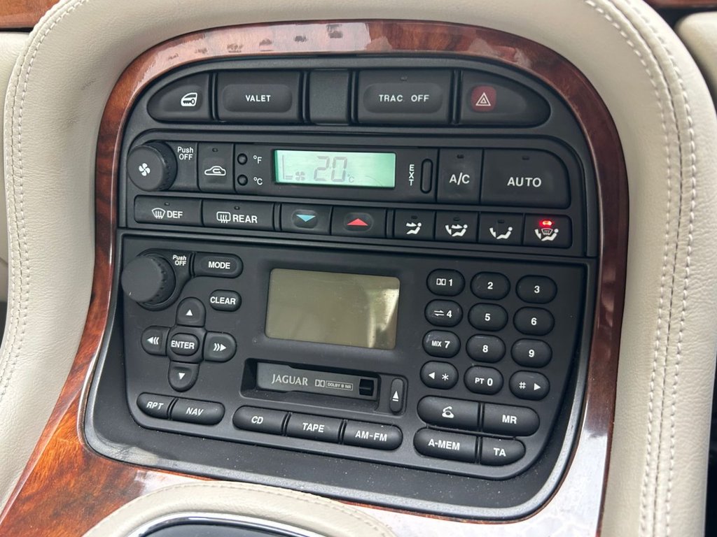 Used Jaguar XJ 2001 for sale - 77849873: Photo 20