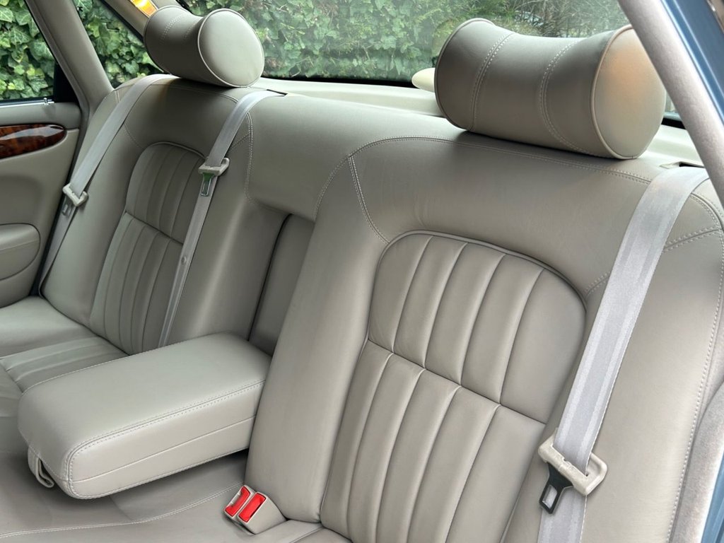 Used Jaguar XJ 2001 for sale - 77849873: Photo 36