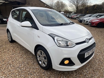 Used Hyundai i10 2017 for sale - 76942881: Photo