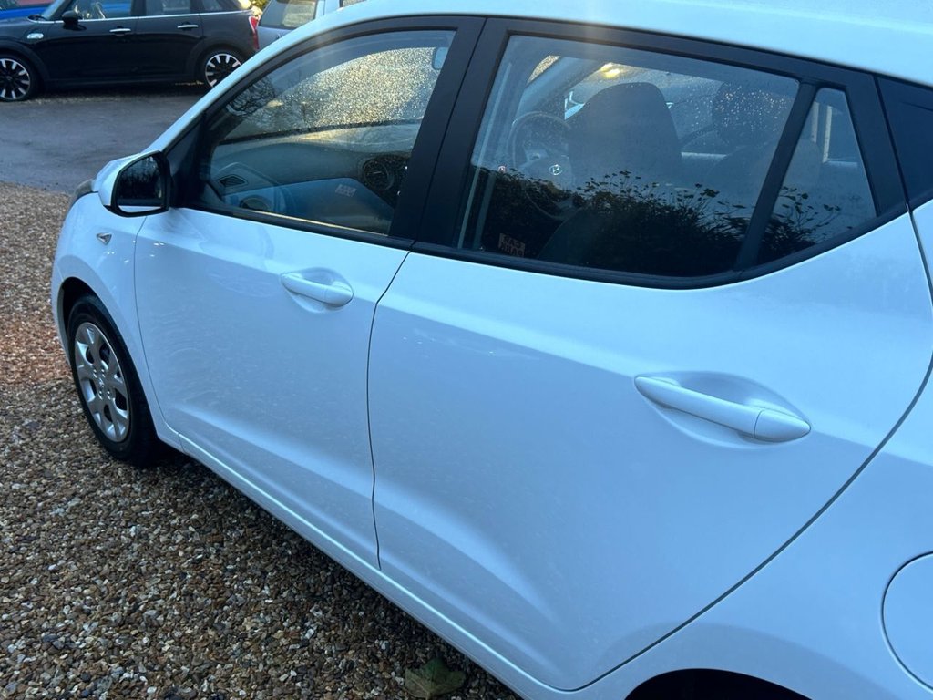Used Hyundai i10 2017 for sale - 76942881: Photo 29