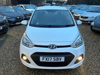 Used Hyundai i10 2017 for sale - 76942881: Photo