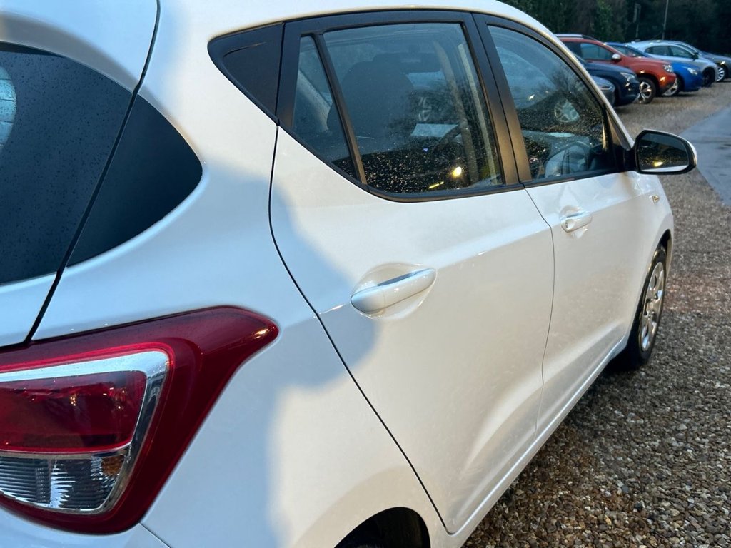 Used Hyundai i10 2017 for sale - 76942881: Photo 37