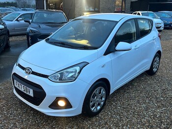 Used Hyundai i10 2017 for sale - 76942881: Photo