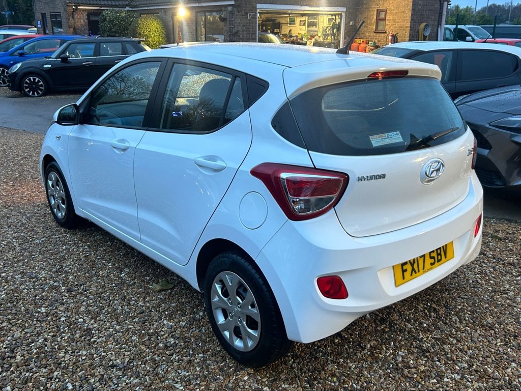 Used Hyundai i10 2017 for sale - 76942881: Photo 4
