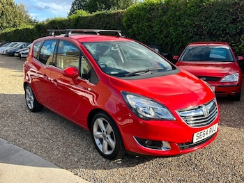 2015 (64) - 1.4i 16V Tech Line 5dr