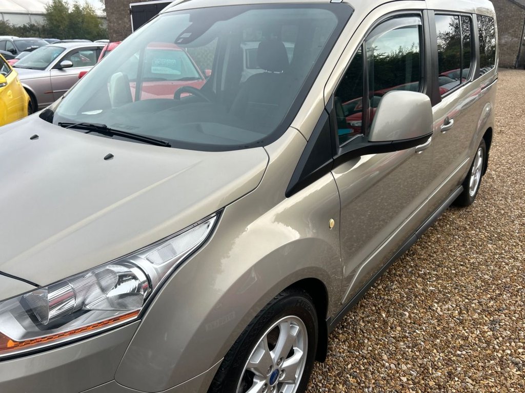 Used Ford Grand Tourneo Connect 2015 for sale - 76792288: Photo 28