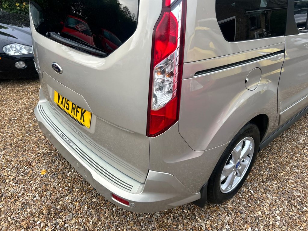 Used Ford Grand Tourneo Connect 2015 for sale - 76792288: Photo 36