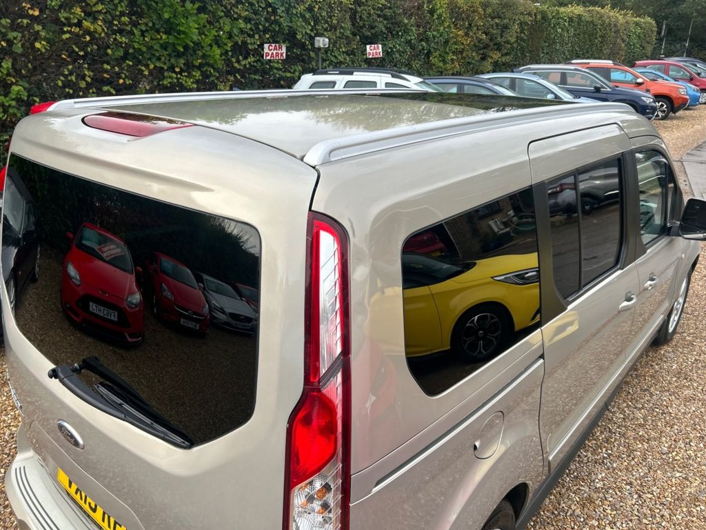 Used Ford Grand Tourneo Connect 2015 for sale - 76792288: Photo 37