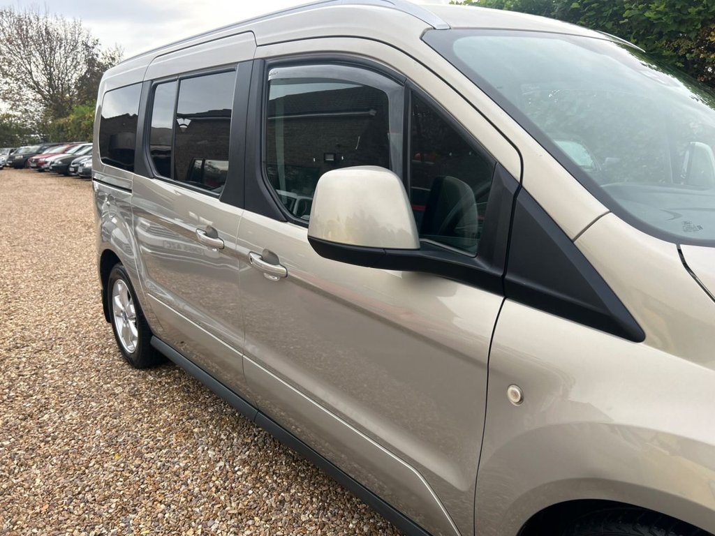 Used Ford Grand Tourneo Connect 2015 for sale - 76792288: Photo 39