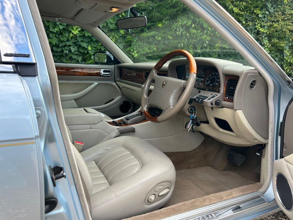 Used Jaguar XJ 1997 for sale - 76665733: Photo 11