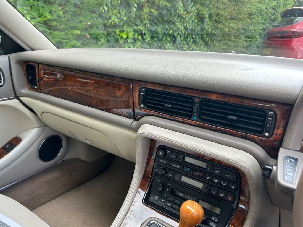 Used Jaguar XJ 1997 for sale - 76665733: Photo 17