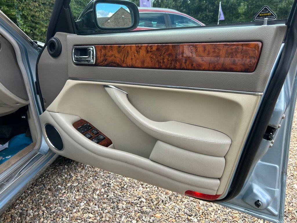 Used Jaguar XJ 1997 for sale - 76665733: Photo 26