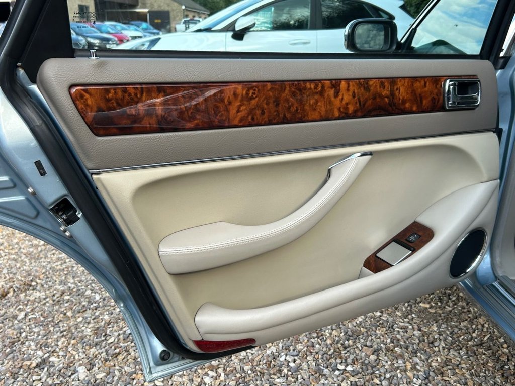 Used Jaguar XJ 1997 for sale - 76665733: Photo 33