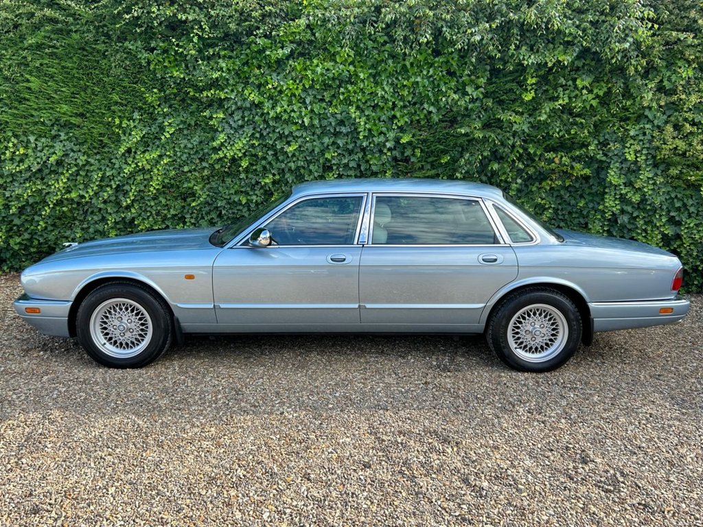 Used Jaguar XJ 1997 for sale - 76665733: Photo 4