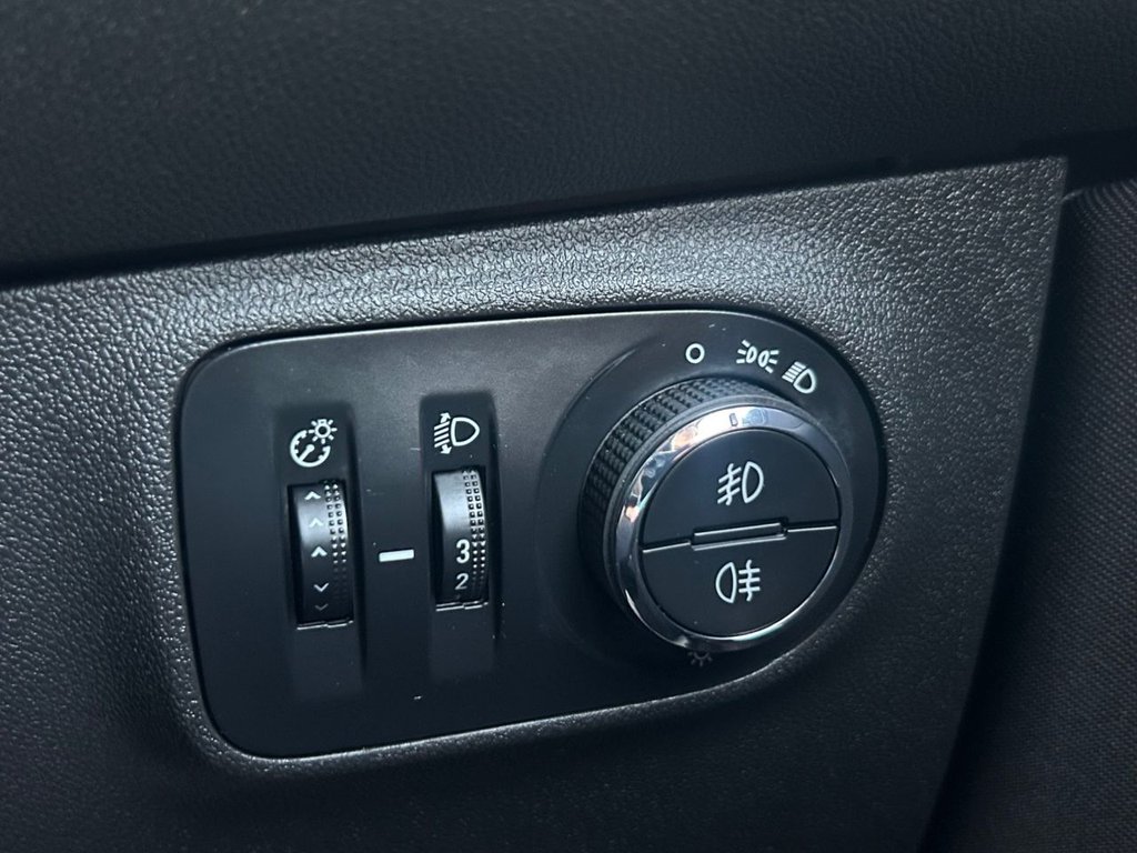 Used Vauxhall Corsa 2015 for sale - 77775949: Photo 23