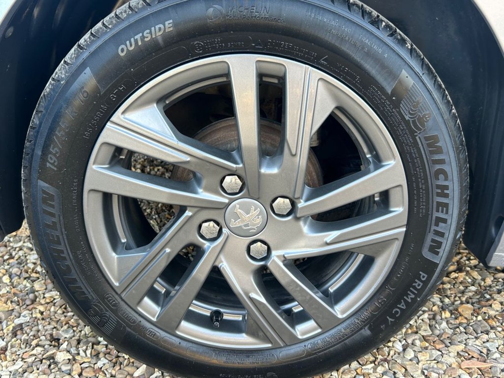 Used Peugeot 208 2022 for sale - 77072483: Photo 8