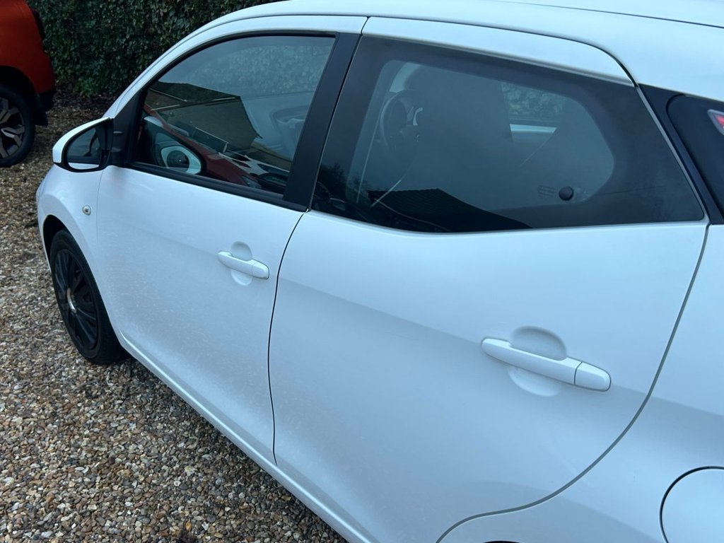 Used Toyota AYGO 2015 for sale - 77200268: Photo 30