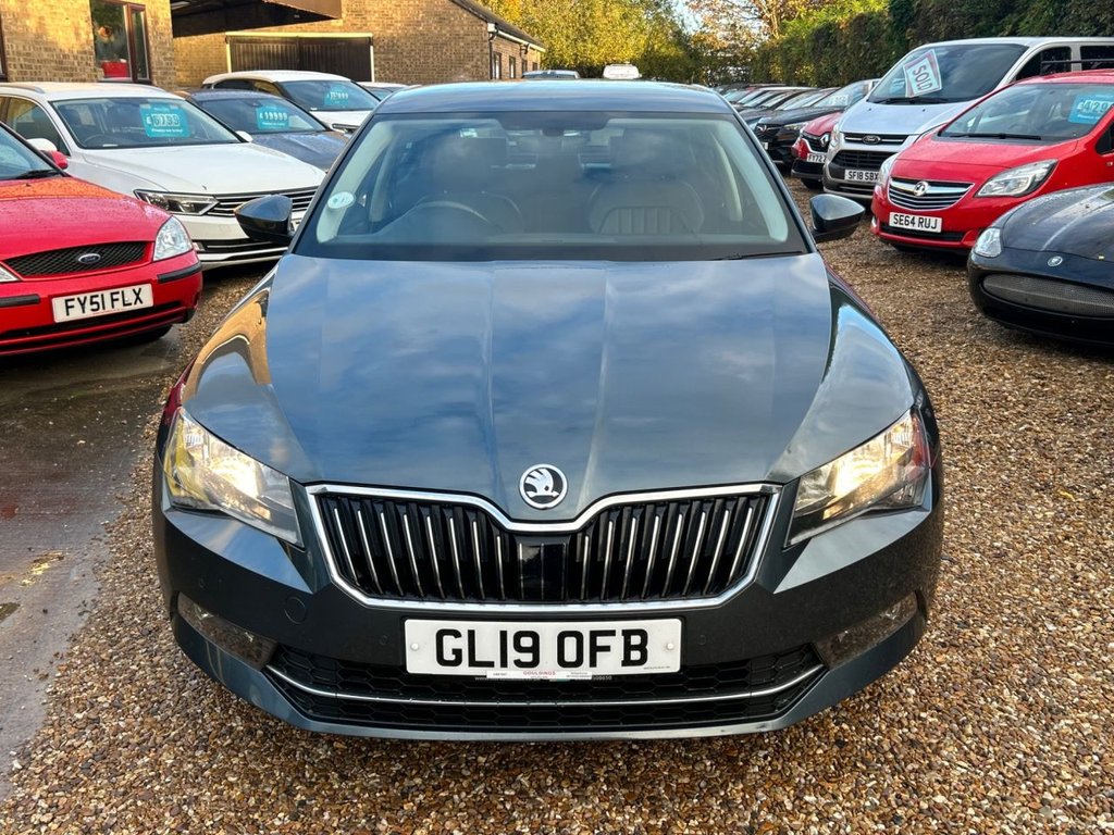 Used Skoda Superb 2019 for sale - 76419979: Photo 2