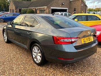 Used Skoda Superb 2019 for sale - 76419979: Photo