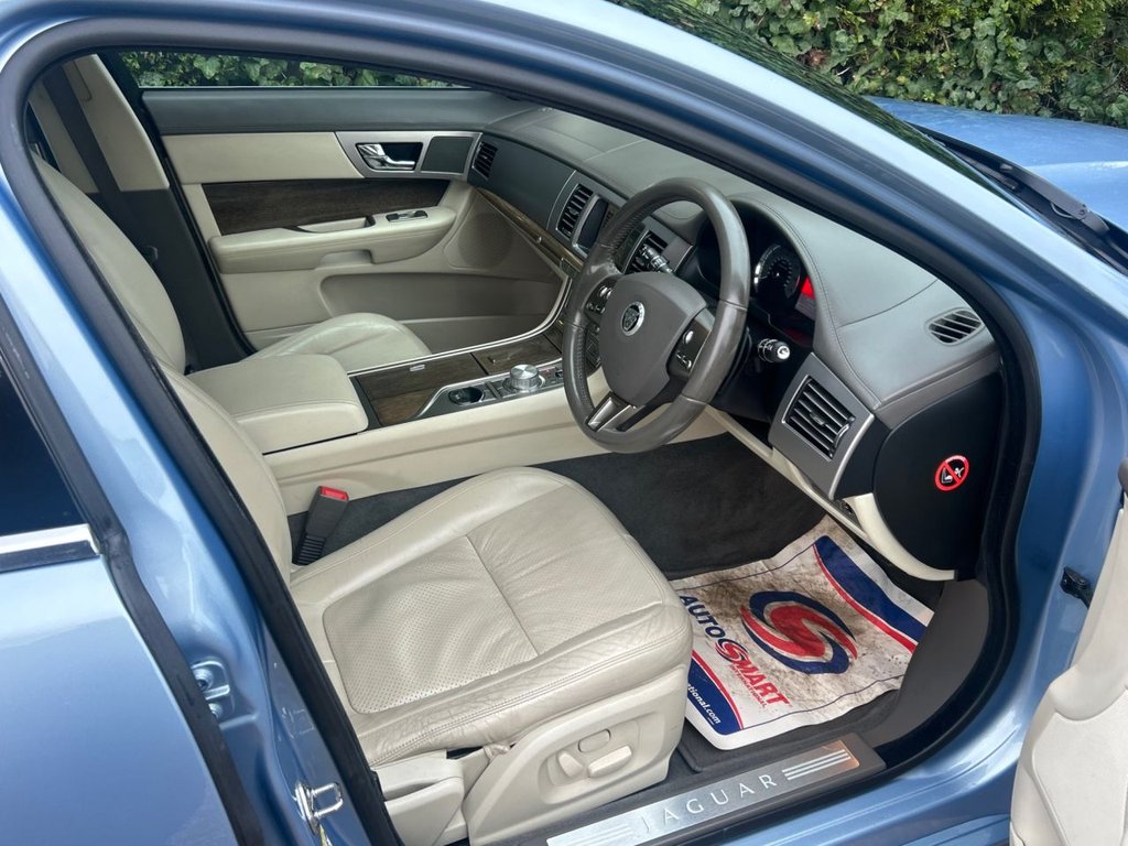 Used Jaguar XF 2010 for sale - 77775944: Photo 11