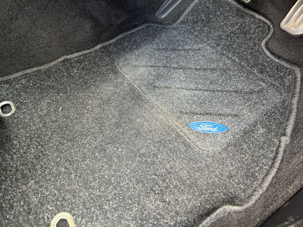 Used Ford Mondeo 2001 for sale - 77849752: Photo 26