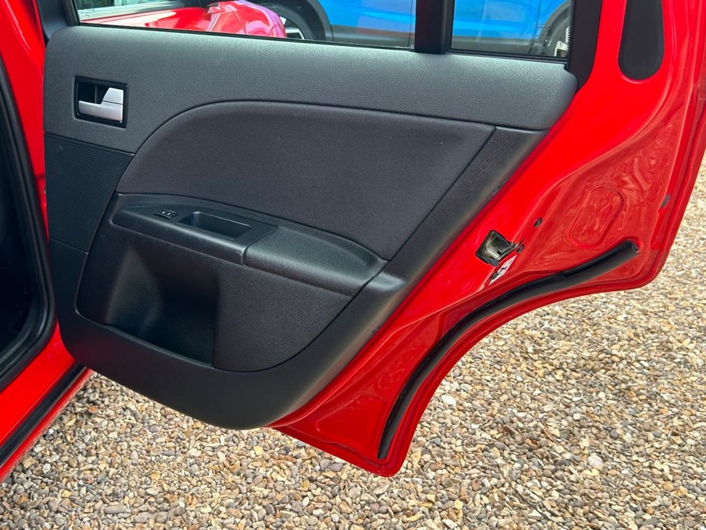 Used Ford Mondeo 2001 for sale - 77849752: Photo 32