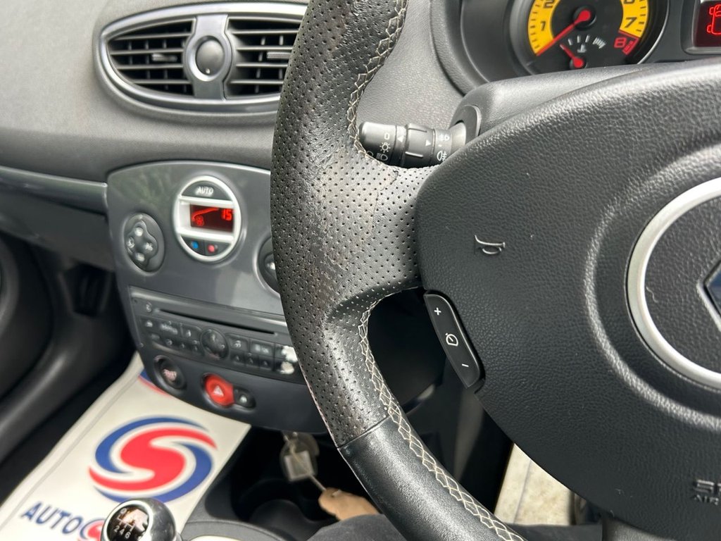 Used Renault Clio 2010 for sale - 77849816: Photo 13