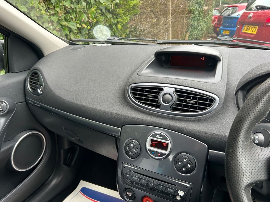 Used Renault Clio 2010 for sale - 77849816: Photo 16