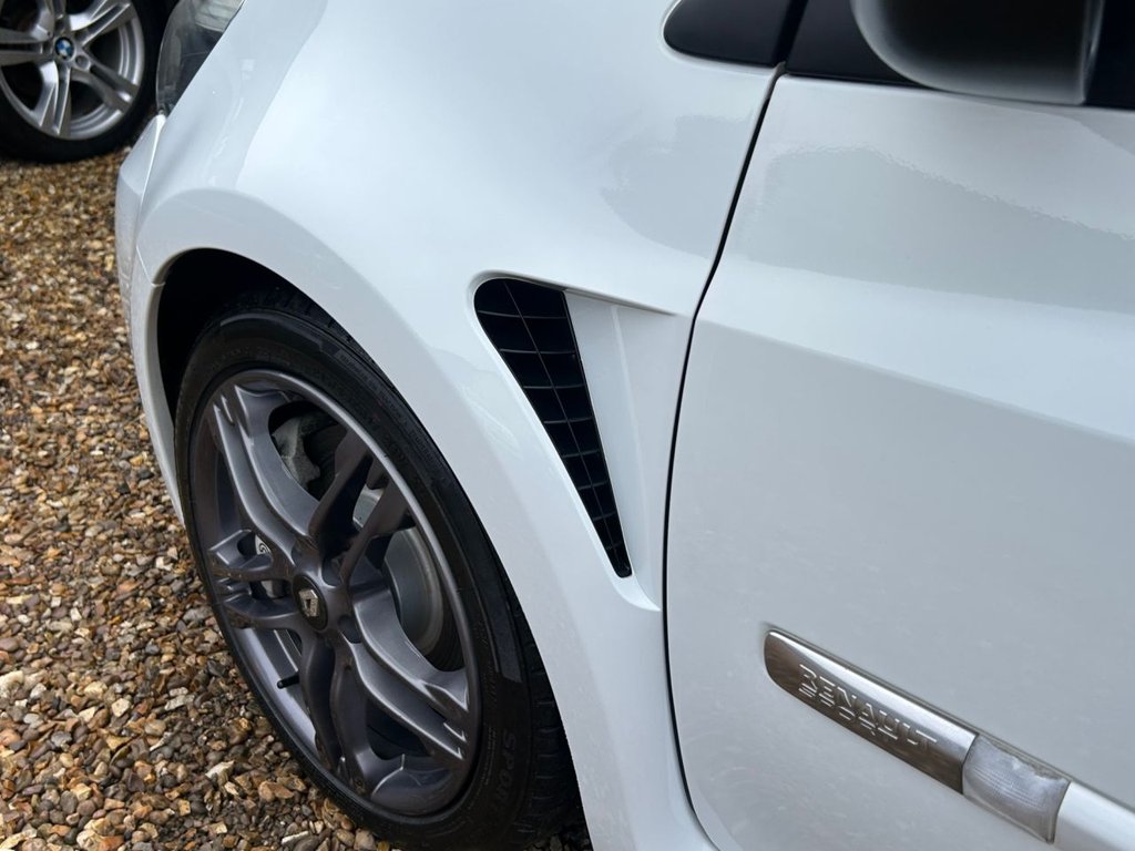 Used Renault Clio 2010 for sale - 77849816: Photo 31