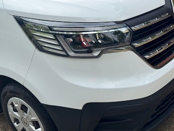 Used Renault Trafic 2023 for sale - 75779704: Photo