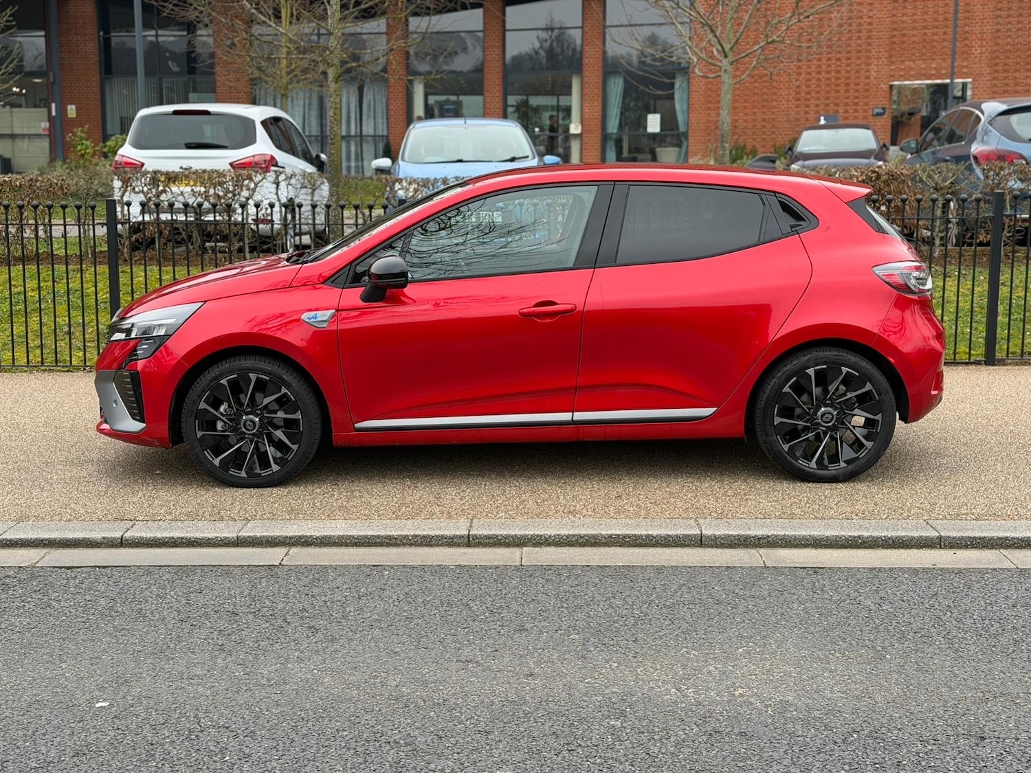 Used Renault Clio 2025 for sale - 77746316: Photo 3