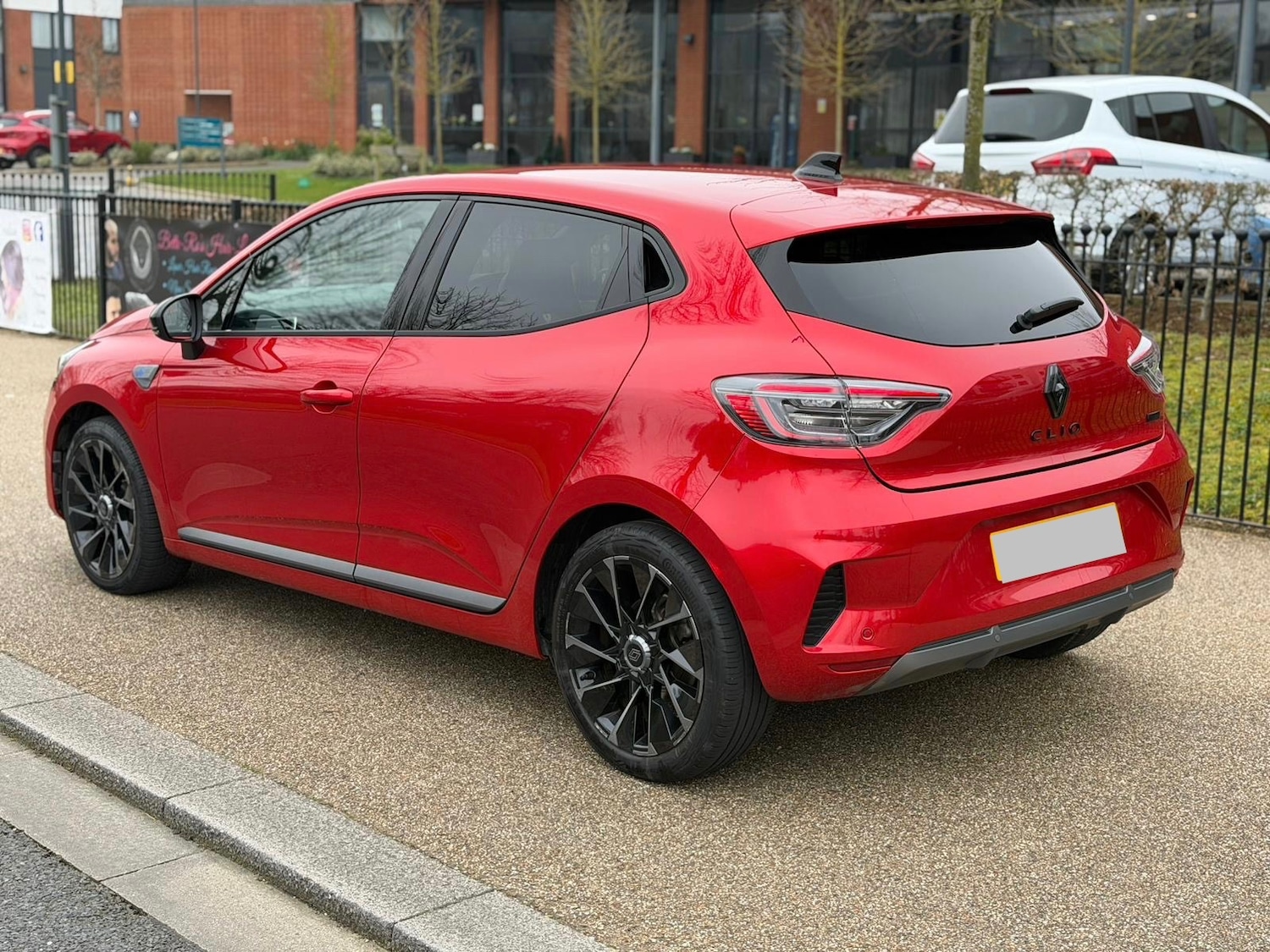 Used Renault Clio 2025 for sale - 77746316: Photo 4