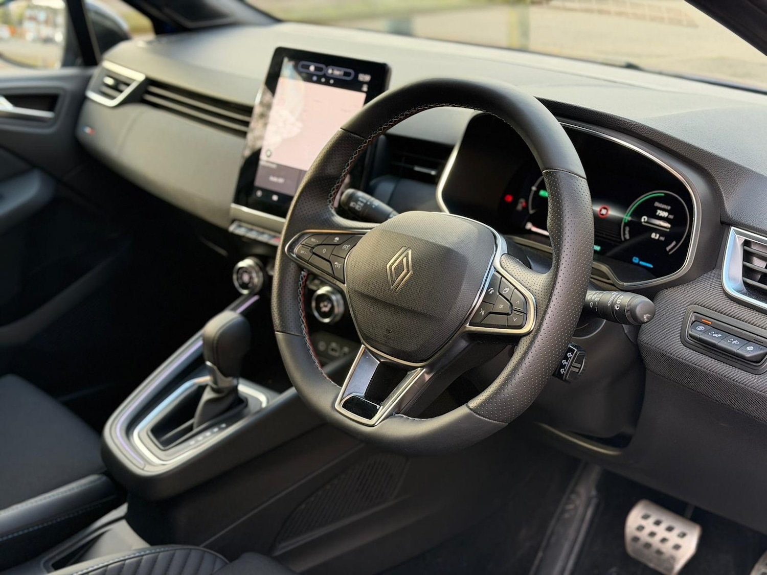 Used Renault Clio 2025 for sale - 76578220: Photo 11