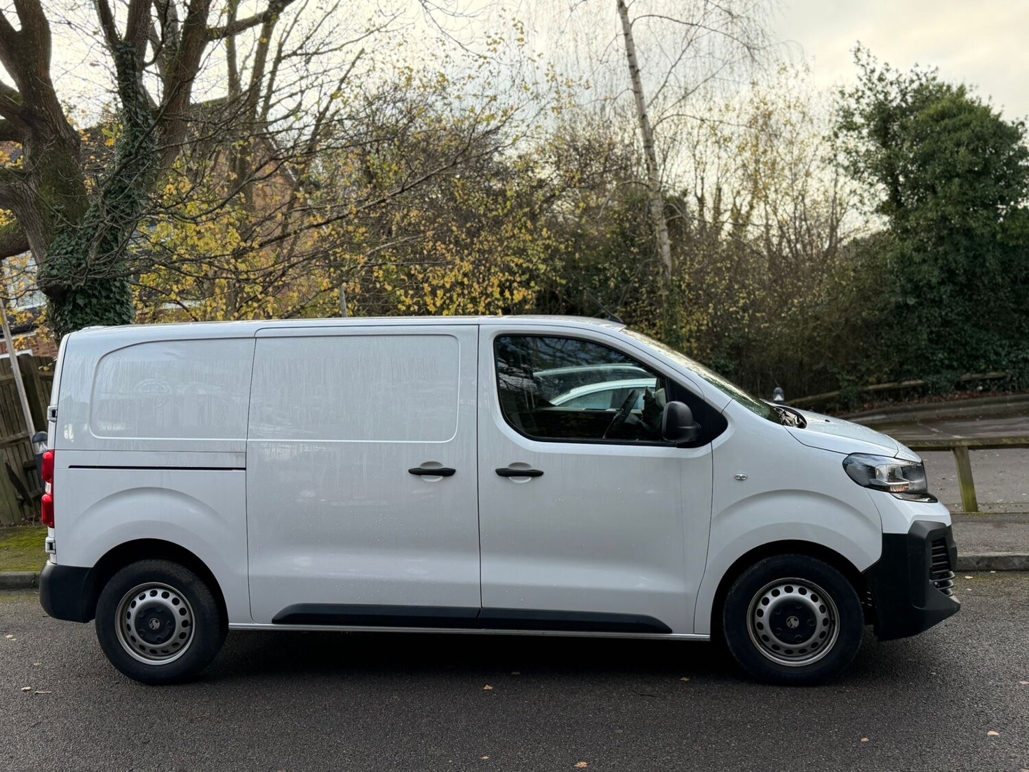 Used Vauxhall Vivaro 2024 for sale - 76578240: Photo 2
