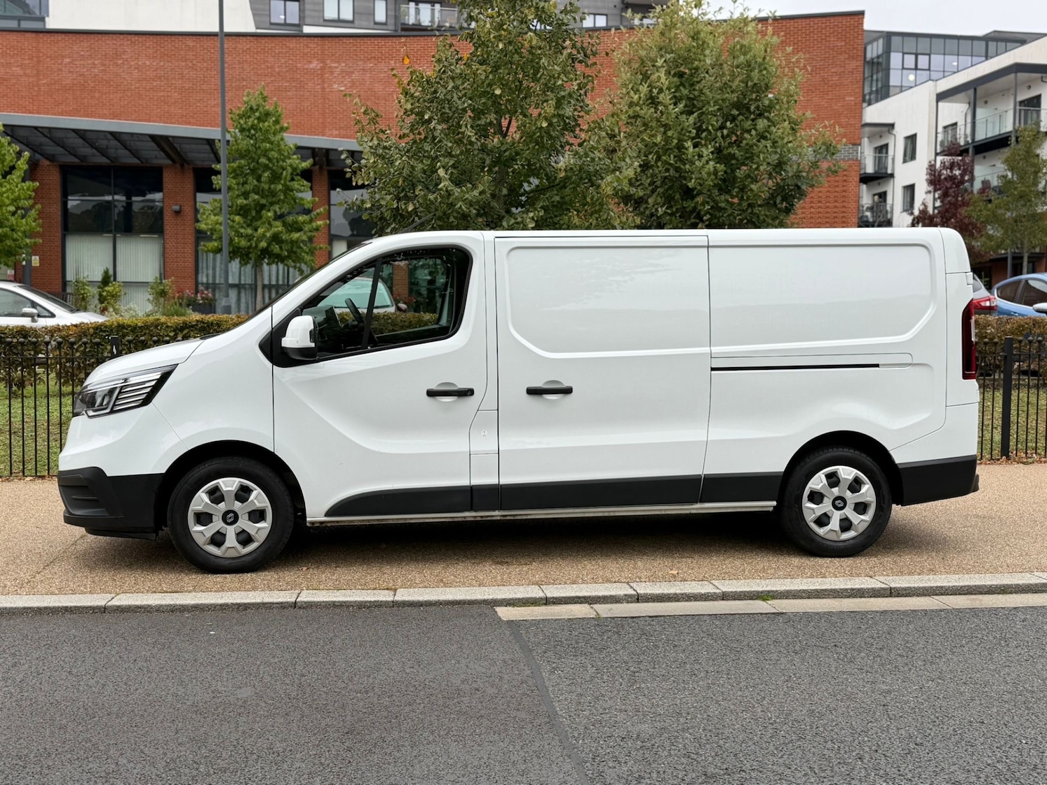 Used Renault Trafic 2024 for sale - 76196274: Photo 3