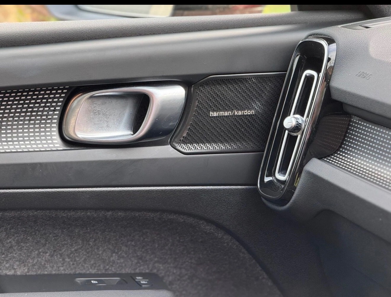 Used Volvo XC40 2024 for sale - 76864284: Photo 15