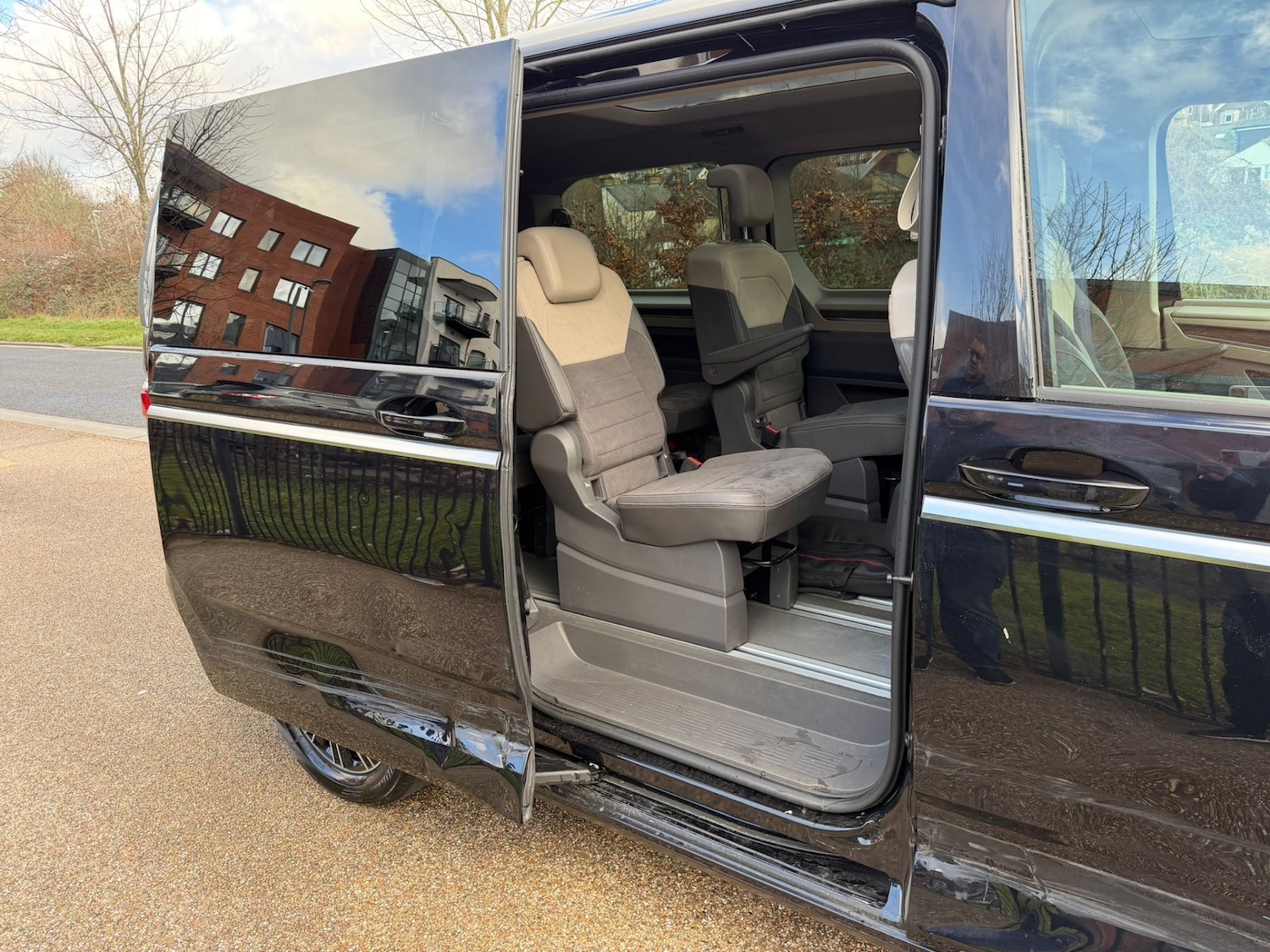 Used Volkswagen Multivan 2025 for sale - 77200851: Photo 10