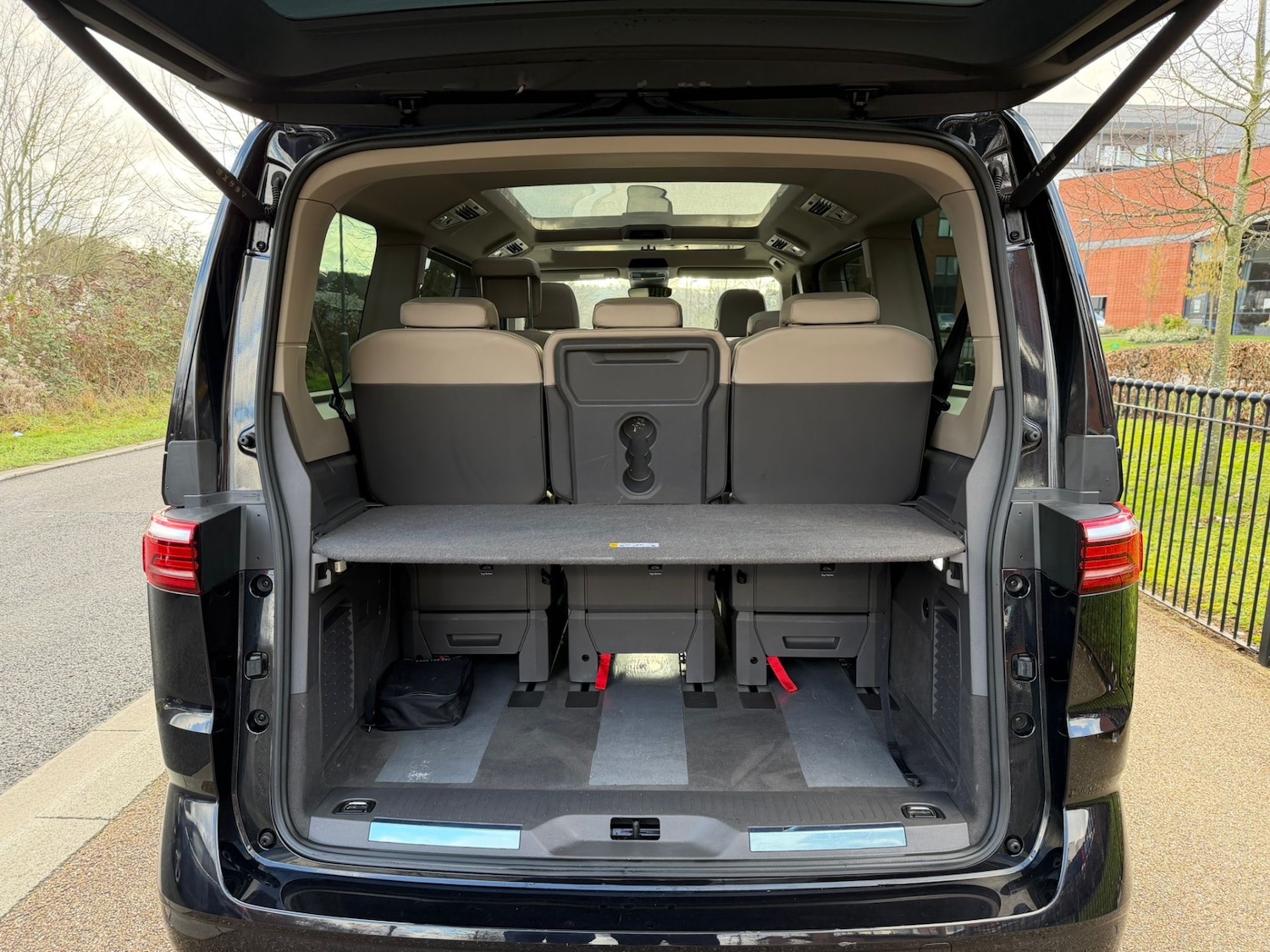 Used Volkswagen Multivan 2025 for sale - 77200851: Photo 9