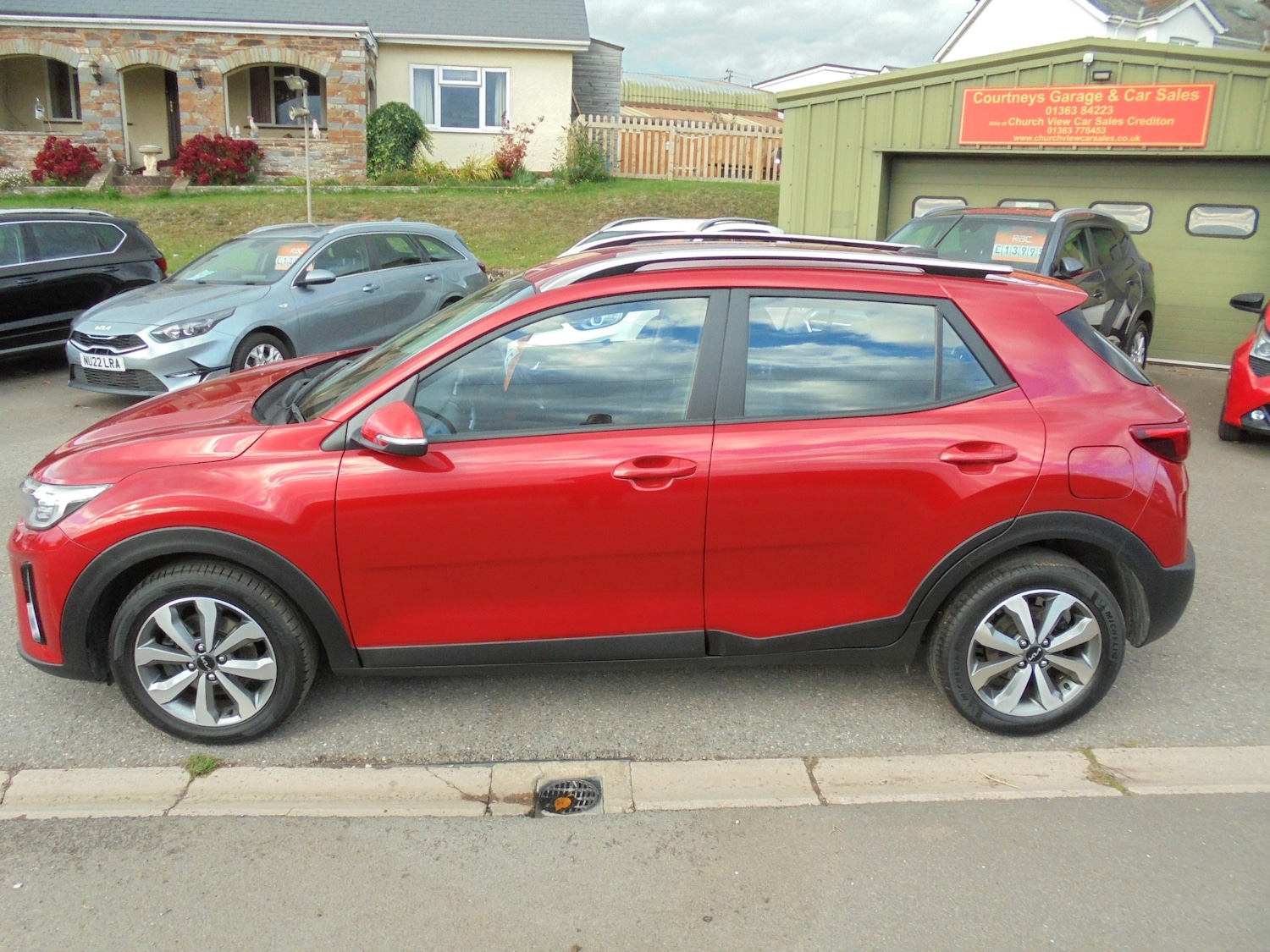 Used Kia Stonic 2022 for sale - 76302504: Photo 2