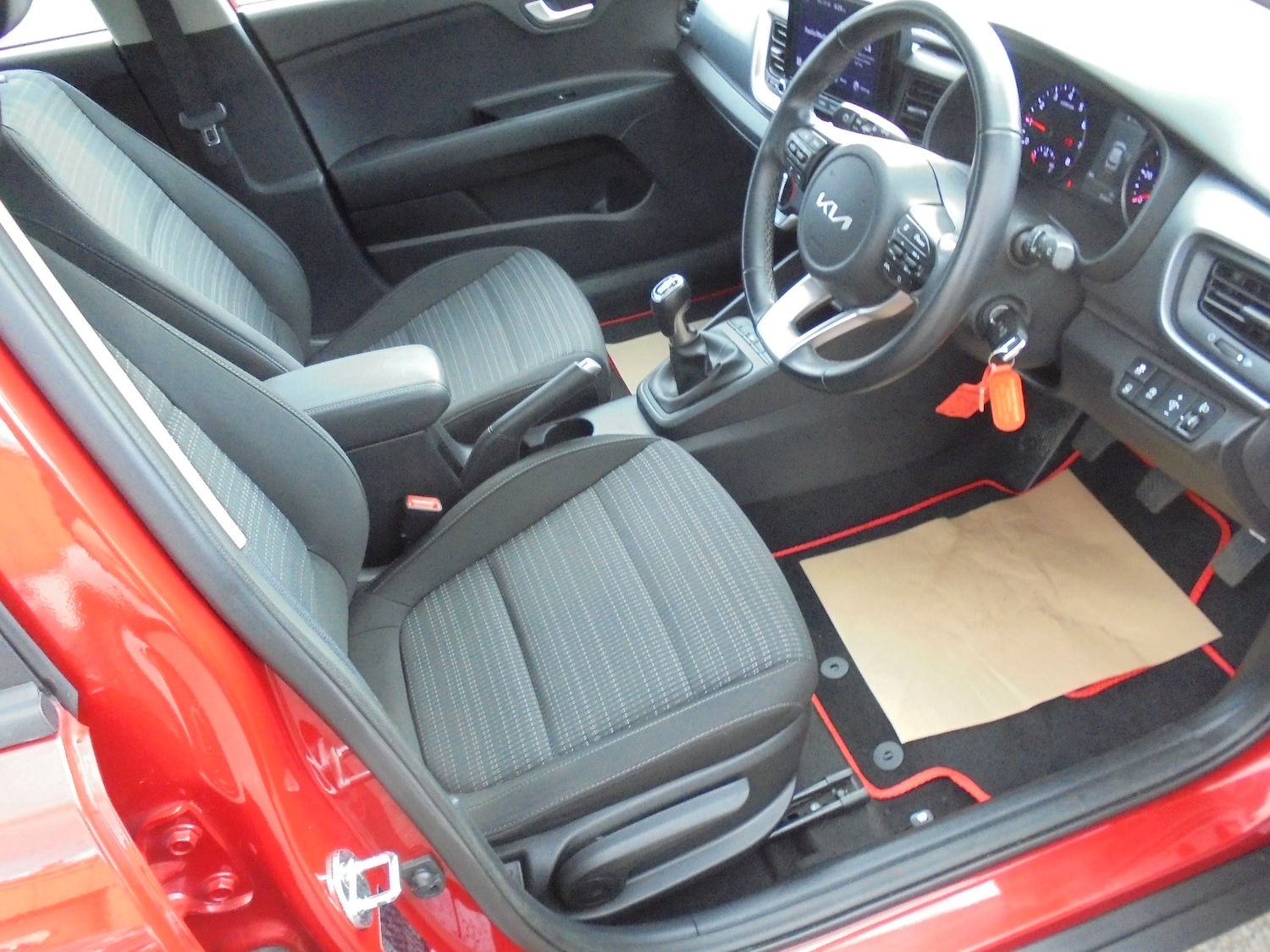 Used Kia Stonic 2022 for sale - 76302504: Photo 6