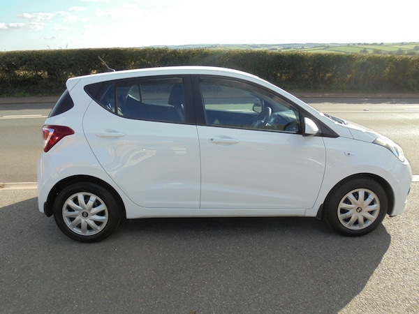Used Hyundai i10 2014 for sale - 76116677: Photo 12