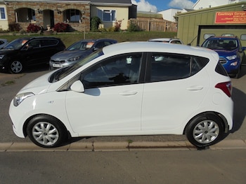Used Hyundai i10 2014 for sale - 76116677: Photo 2