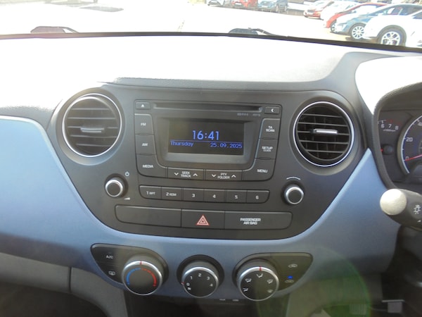 Used Hyundai i10 2014 for sale - 76116677: Photo 5