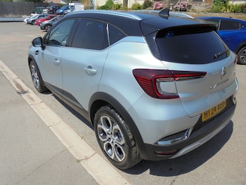 Used Renault Captur 2024 for sale - 79175180: Photo