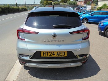 Used Renault Captur 2024 for sale - 79175180: Photo