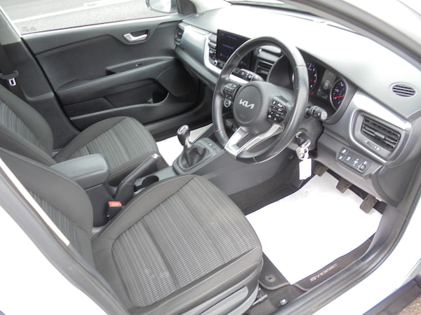 Used Kia Stonic 2022 for sale - 74260065: Photo 6
