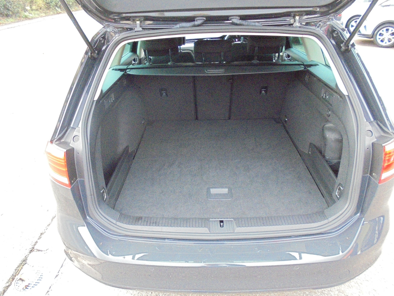 Used Volkswagen Passat 2019 for sale - 76450022: Photo 8